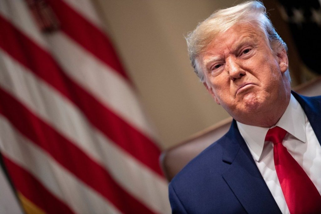Donald Trump a fost pus sub acuzare pentru abuz de putere si obstructie a unei anchete