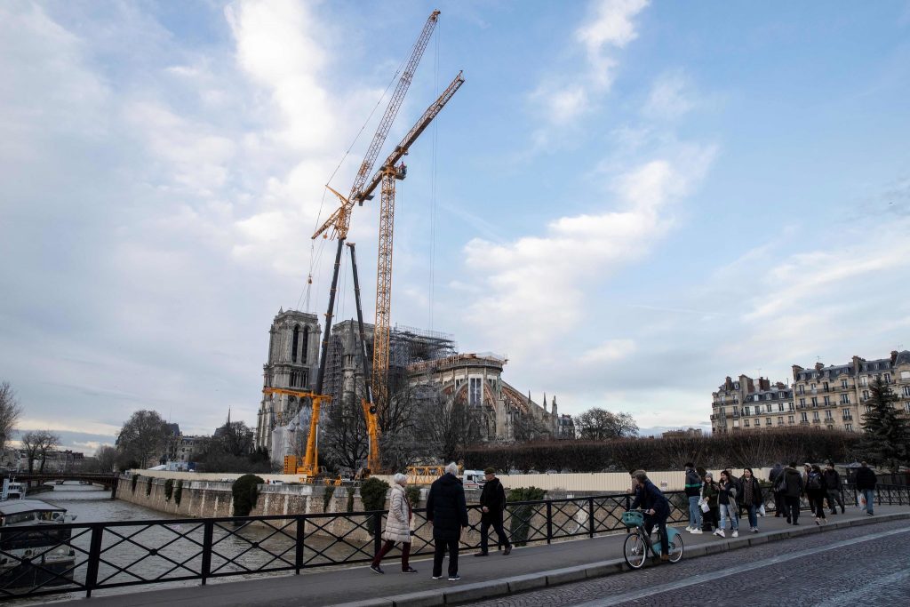 Pentru prima data in peste 200 de ani, nu va exista Liturghia de Craciun la catedrala Notre Dame