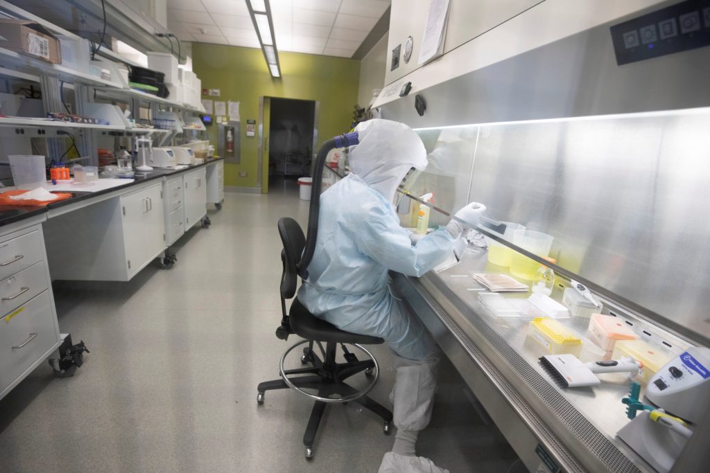 Este virusul din Wuhan o arma biologica dezvoltata in laborator ?
