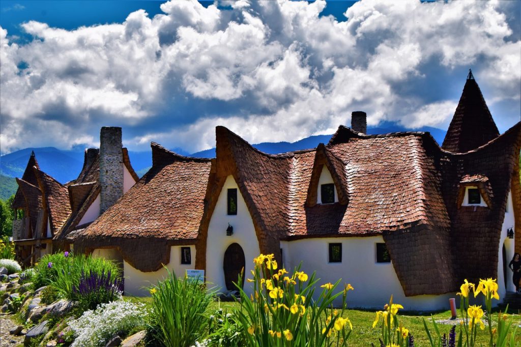 Castelul de Lut “Valea Zanelor”