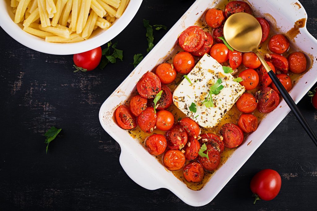 paste cu feta si rosii la cuptor