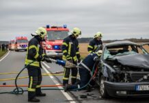 Accident rutier grav pe DN 28, în zona Budăi – Podu Iloaiei. Două persoane încarcerate