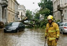 Cod Roșu de vreme extremă: Inundații și haos în București și 20 de județe, mii de copaci doborâți și sute de mașini avariate